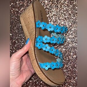 🌸NIB 🩵Cork Wedge Sandal with turquoise Blue Floral Straps